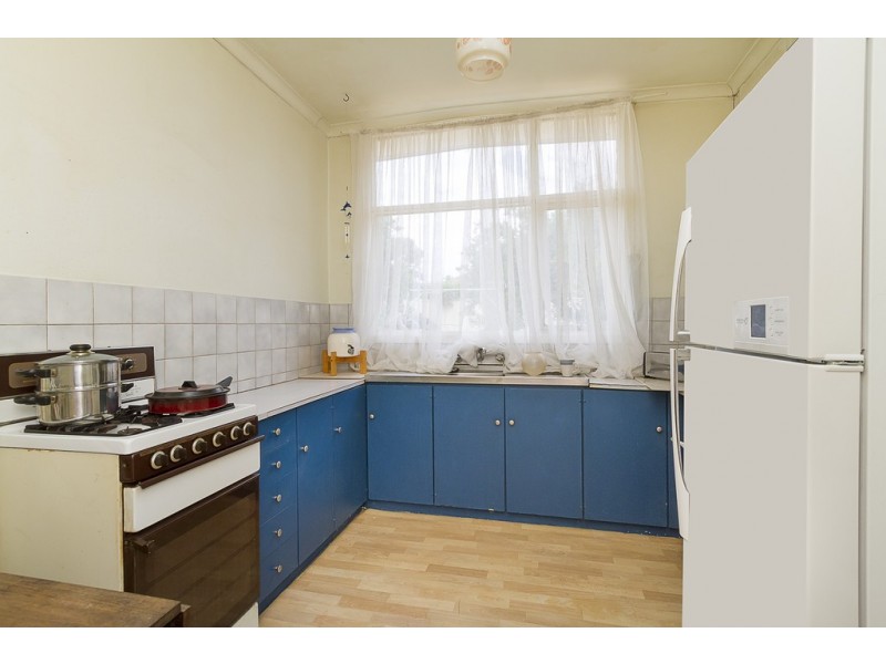 14 Oswald Crescent, Para Hills SA 5096