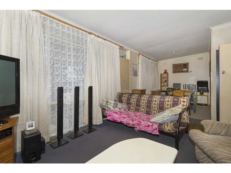 14 Oswald Crescent, Para Hills SA 5096