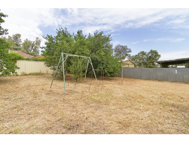 14 Oswald Crescent, Para Hills SA 5096