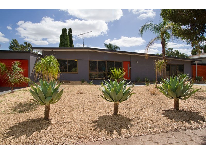 18 Maves Road, Para Hills SA 5096