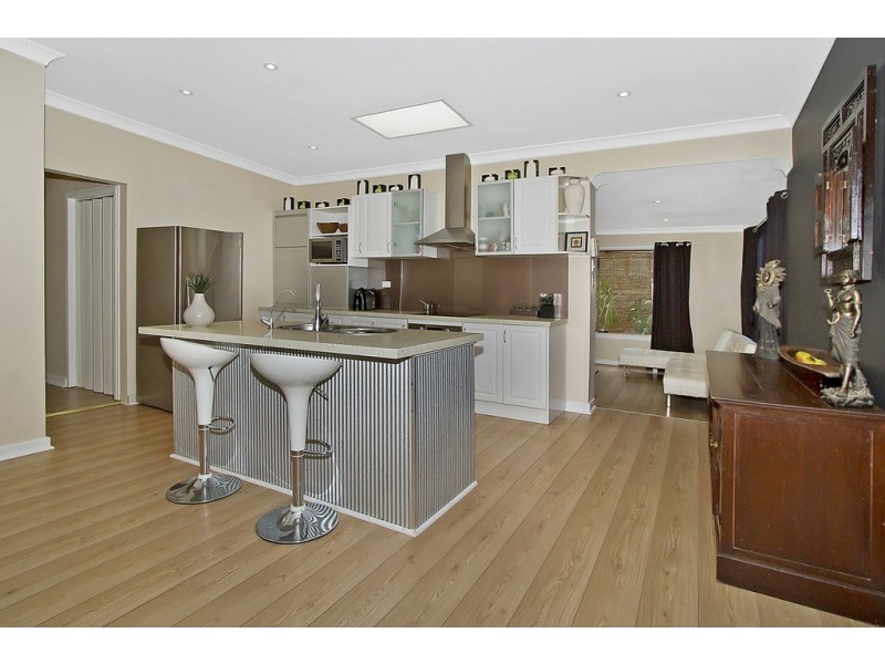 18 Maves Road, Para Hills SA 5096