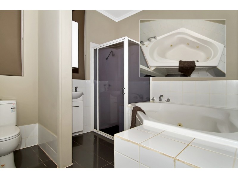 18 Maves Road, Para Hills SA 5096