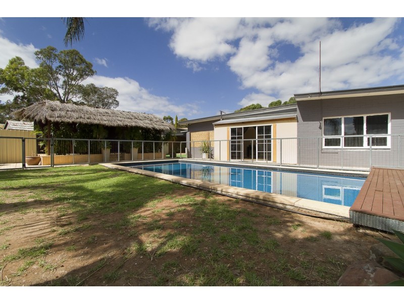 18 Maves Road, Para Hills SA 5096