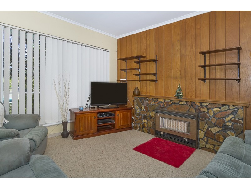 19 Rowe Street, Para Hills SA 5096