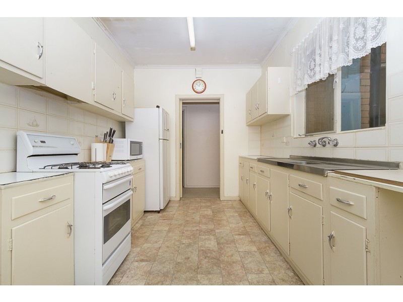 19 Rowe Street, Para Hills SA 5096