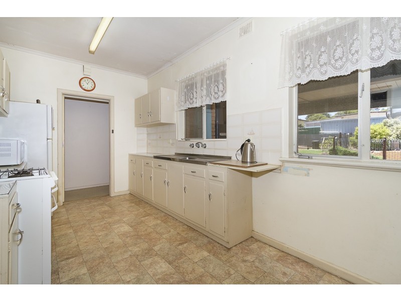 19 Rowe Street, Para Hills SA 5096