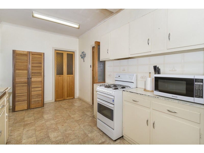 19 Rowe Street, Para Hills SA 5096