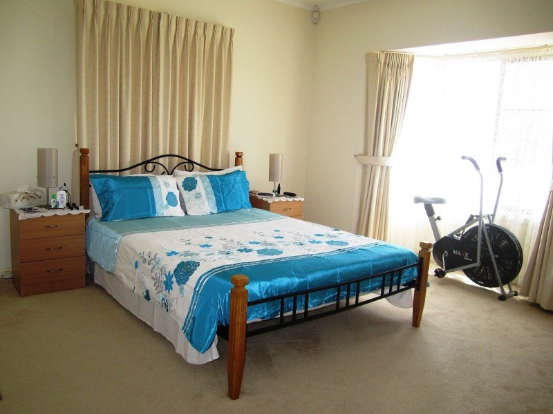 32 Ashwood Circuit, Mawson Lakes SA 5095