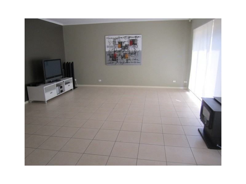 16 Redward Avenue, Greenacres SA 5086