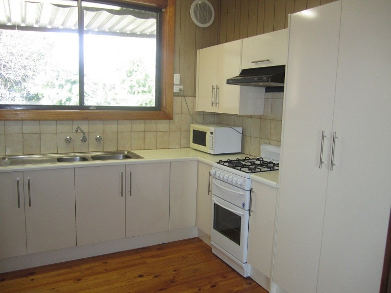 7 Dennis Crescent, Para Hills SA 5096