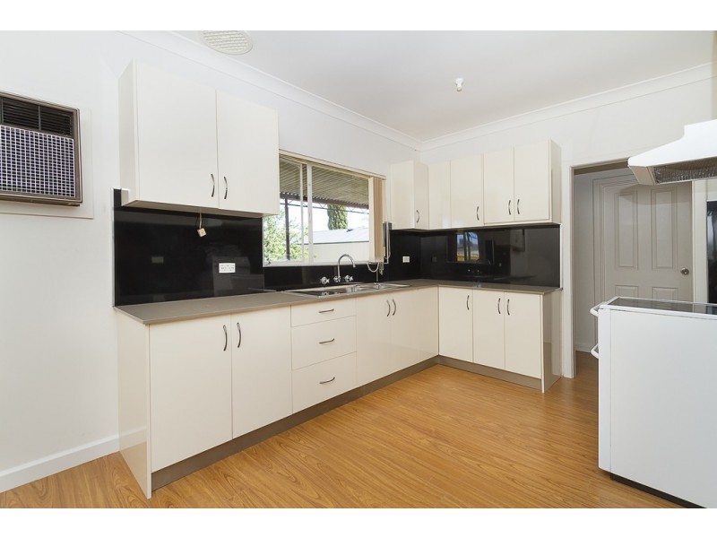 35 Marsh Avenue, Para Hills SA 5096