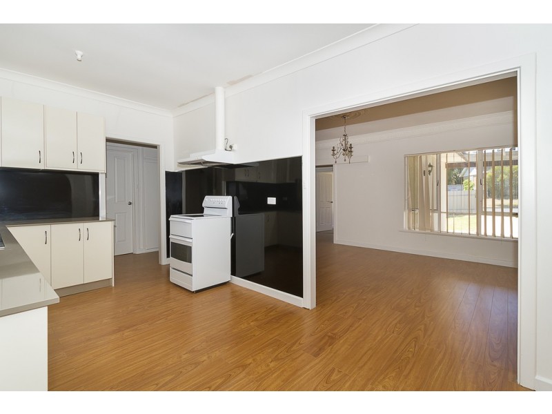 35 Marsh Avenue, Para Hills SA 5096