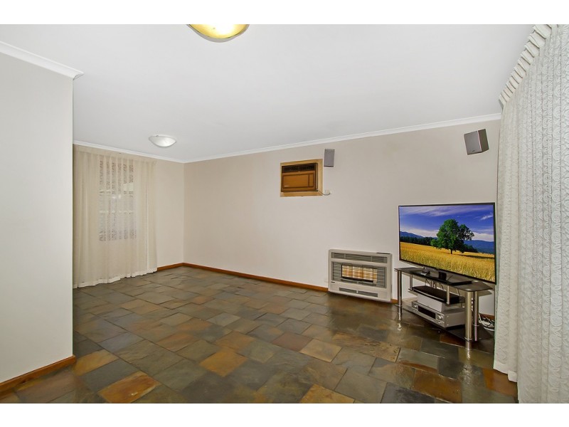2 Moyes Court, Para Hills West SA 5096