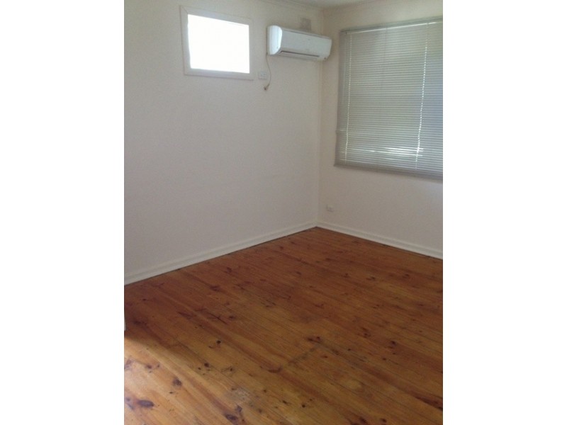 4 Small Crescent, Smithfield Plains SA 5114