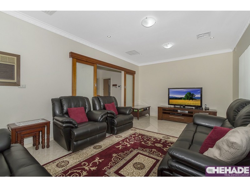 10 Hinton Avenue, Para Hills SA 5096