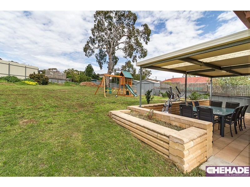 10 Hinton Avenue, Para Hills SA 5096