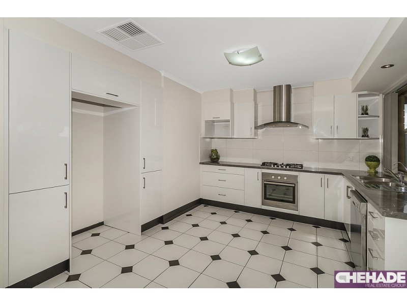 30 Hedgerow Drive, Gulfview Heights SA 5096