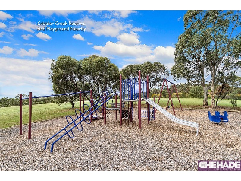 30 Hedgerow Drive, Gulfview Heights SA 5096