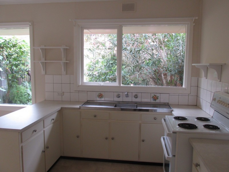 2 Flinders Drive, Valley View SA 5093