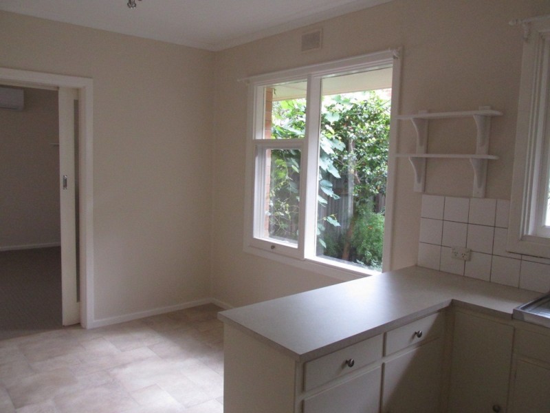 2 Flinders Drive, Valley View SA 5093