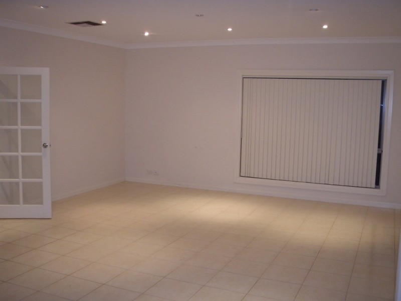 6 John Street, Para Hills SA 5096