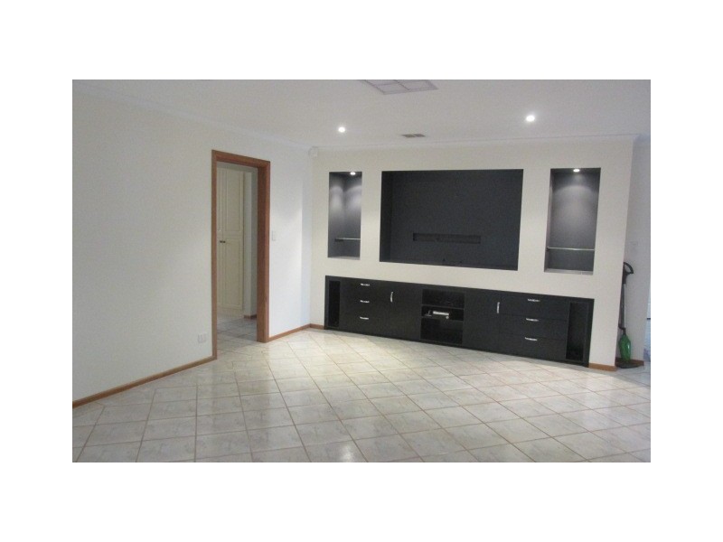 14 Sarah Crest, Hillbank SA 5112