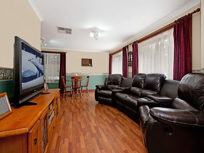 32 Francis street, Salisbury Heights SA 5109