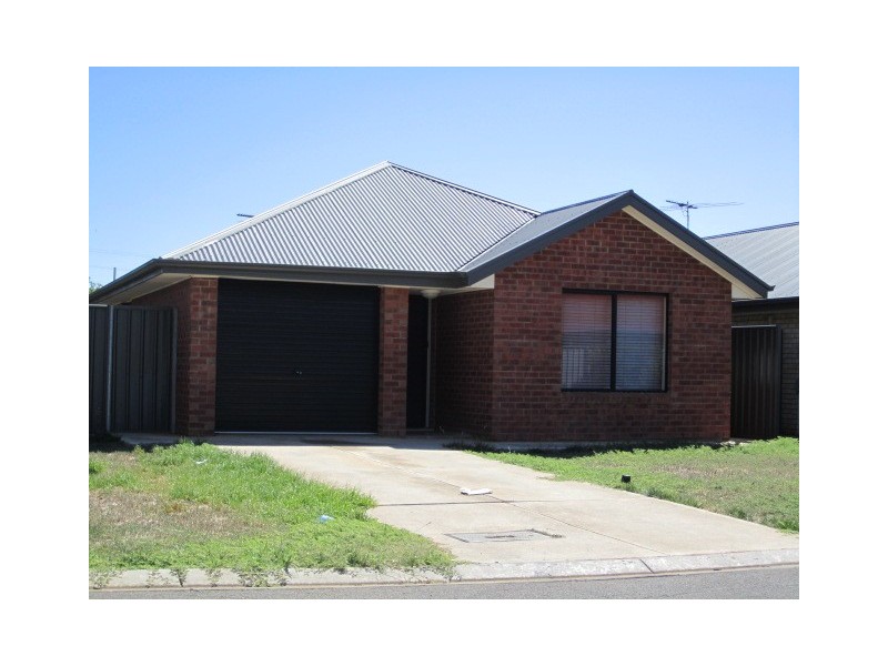 28 Hamra Drive, Smithfield SA 5114