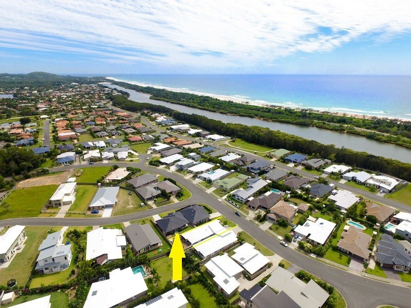 2/27 Kellehers Rd, Pottsville NSW 2489