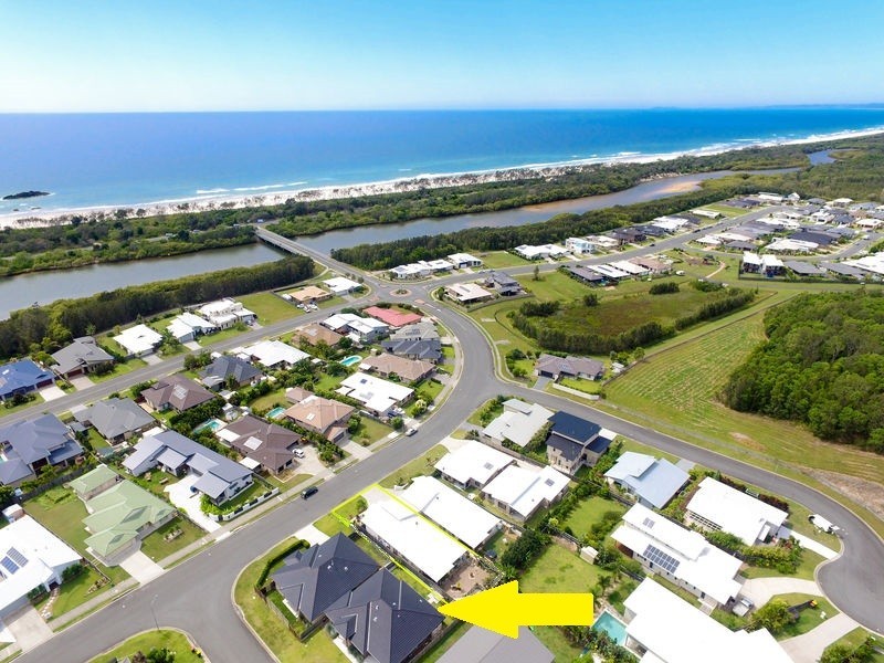 2/27 Kellehers Rd, Pottsville NSW 2489