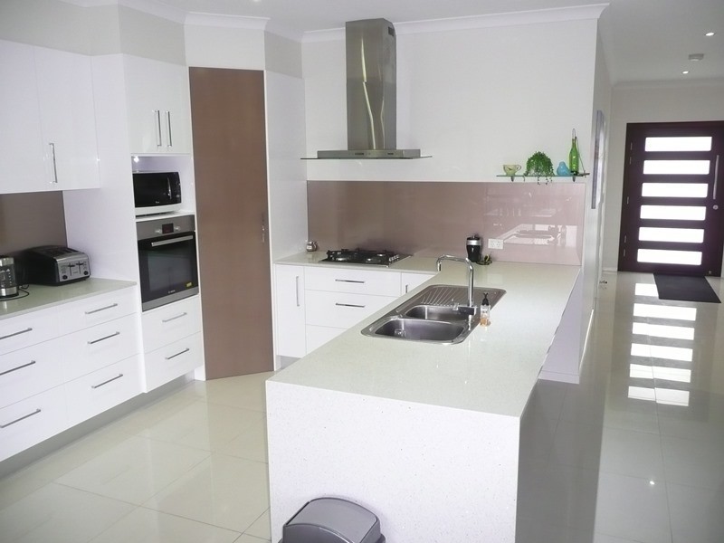 2/27 Kellehers Rd, Pottsville NSW 2489