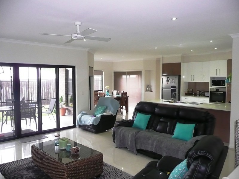 2/27 Kellehers Rd, Pottsville NSW 2489