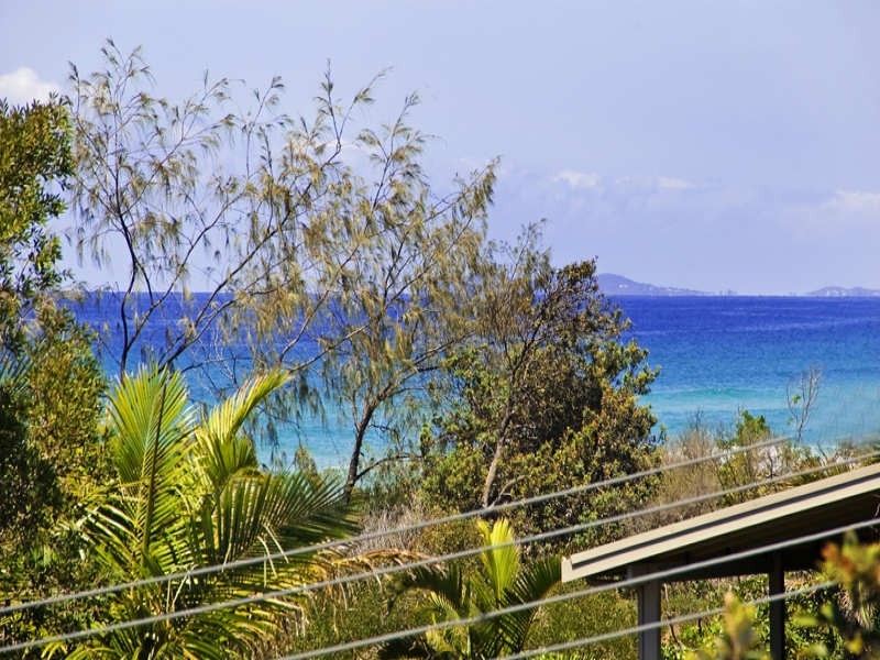 8 Surfside Crescent, Pottsville NSW 2489