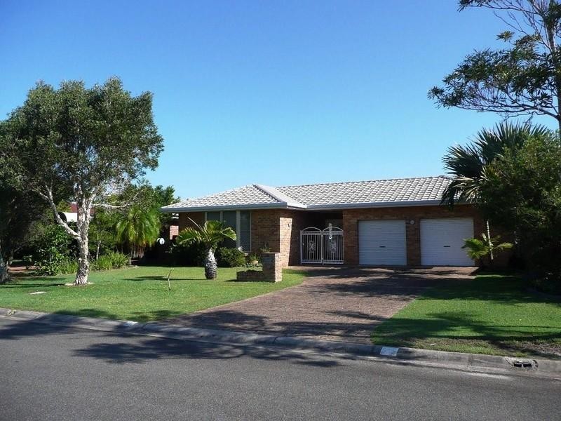 69 Andrew Avenue, Pottsville NSW 2489