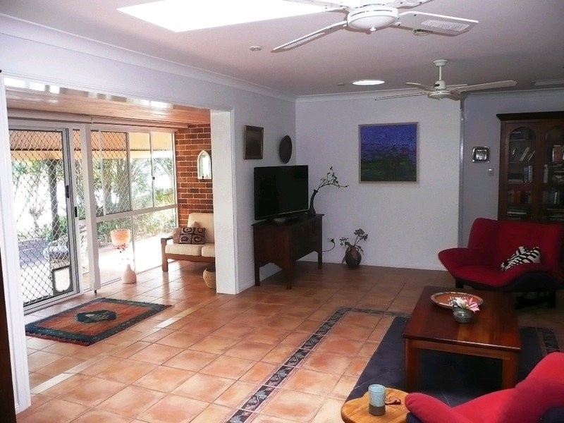 71 Andrew Avenue, Pottsville NSW 2489