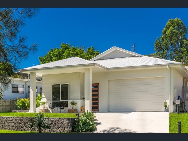 42 Macadamia Drive, Pottsville NSW 2489