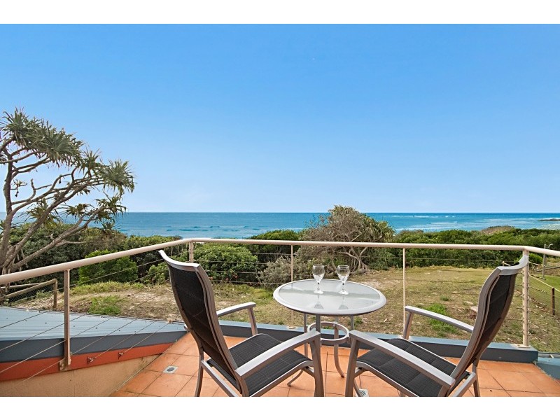 12 Coast Road, Hastings Point NSW 2489