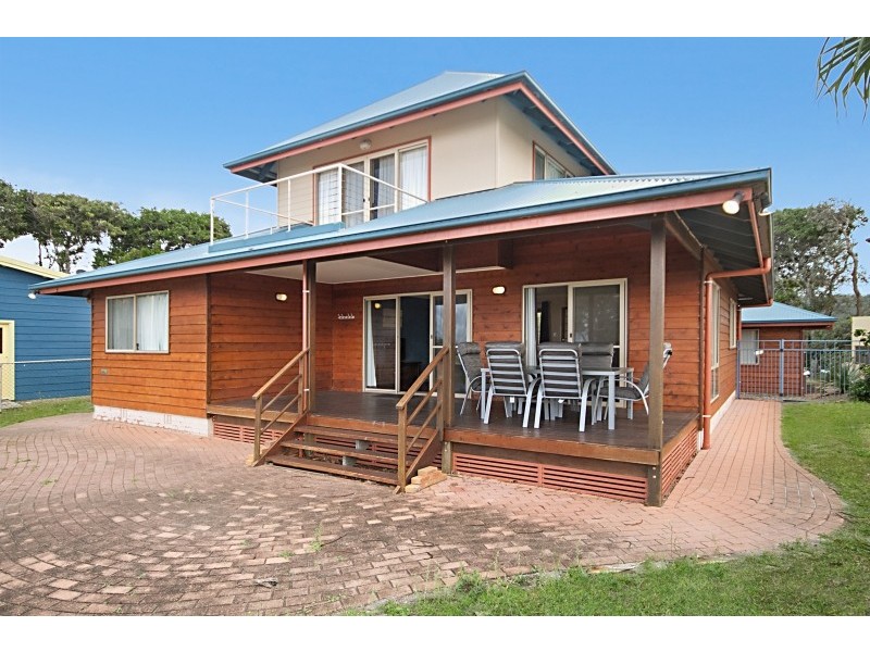 12 Coast Road, Hastings Point NSW 2489