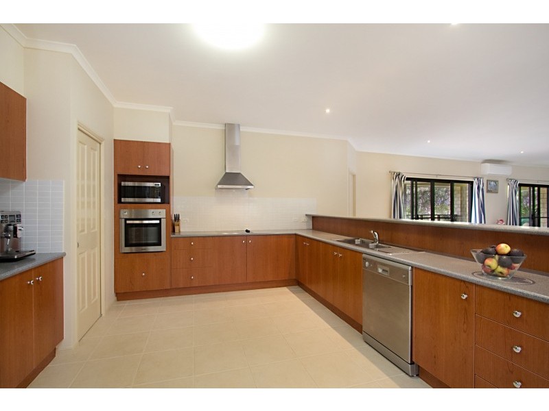 10 Woodfull Crescent, Pottsville NSW 2489