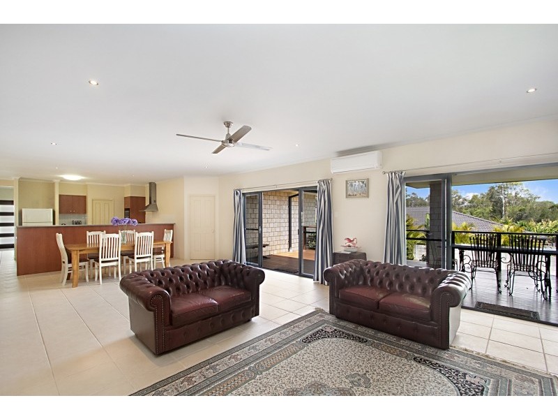 10 Woodfull Crescent, Pottsville NSW 2489