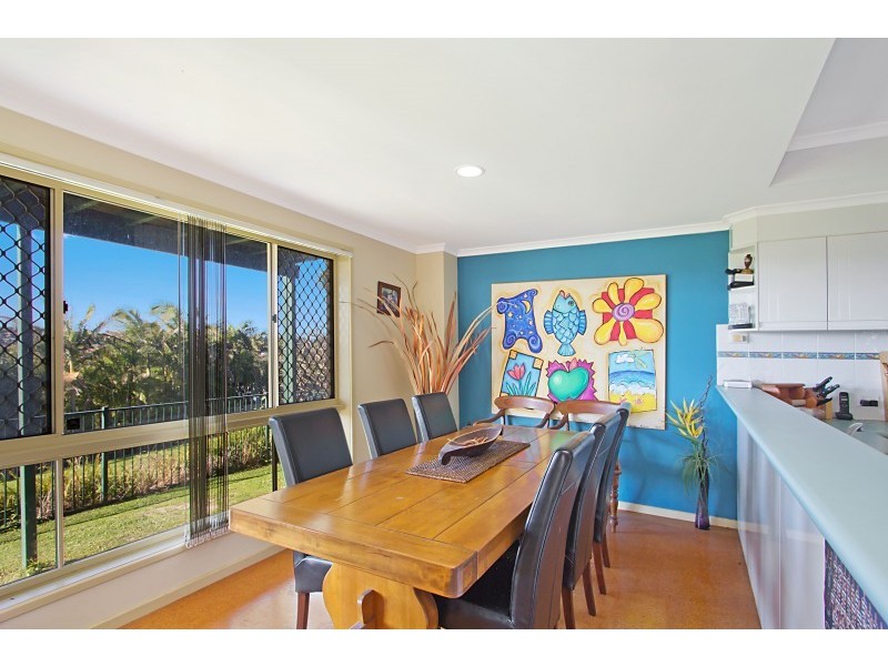 2/11 Sequioa Court, Banora Point NSW 2486