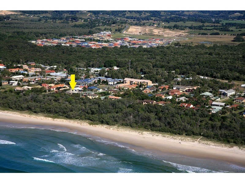 8 Surfside Crescent, Pottsville NSW 2489