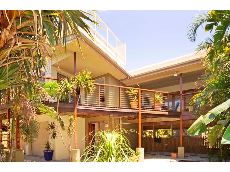 8 Surfside Crescent, Pottsville NSW 2489