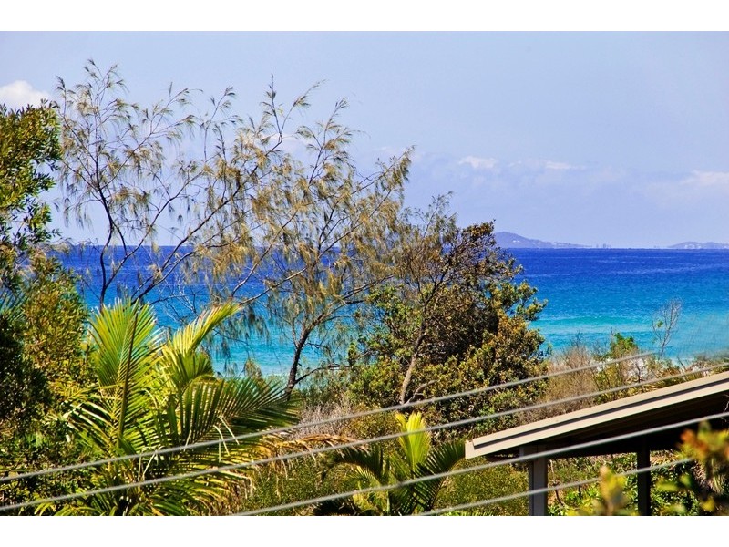 8 Surfside Crescent, Pottsville NSW 2489