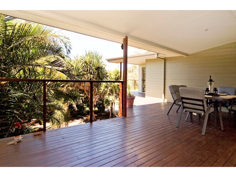 8 Surfside Crescent, Pottsville NSW 2489