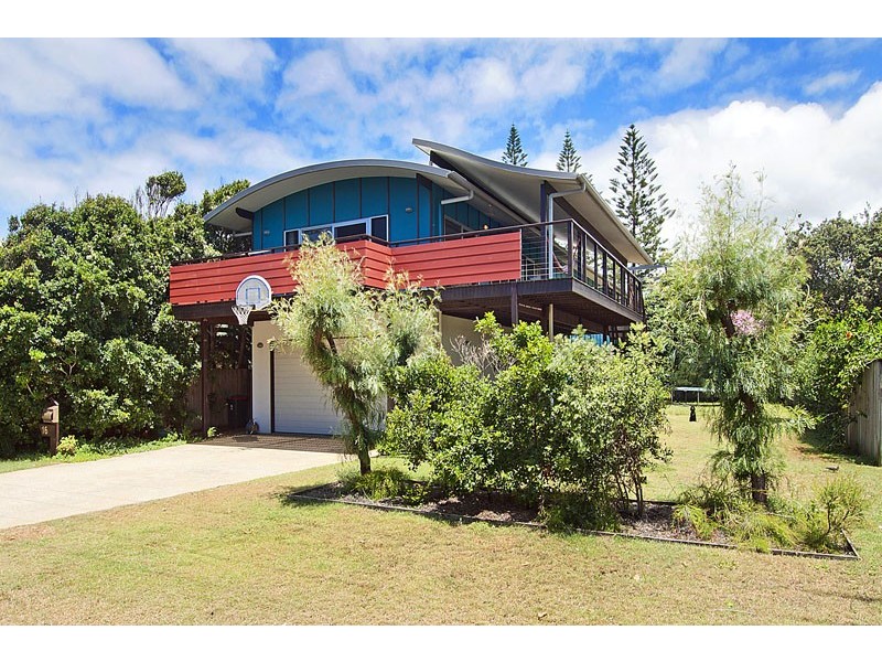 16 Cypress Crescent, Cabarita Beach NSW 2488