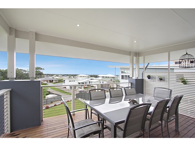 19 Woodfull Crescent, Pottsville NSW 2489