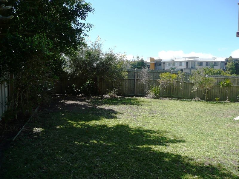 2/2 Ebony Crt, Casuarina NSW 2487