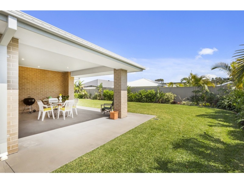 16 Hassett Drive, Pottsville NSW 2489