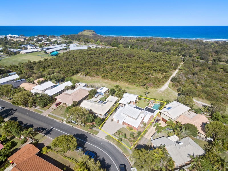 49 Ti Tree Avenue, Cabarita Beach NSW 2488